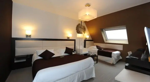 Четырёхместный семейный номер Standard The Originals Boutique, Hôtel La Marébaudière, Vannes