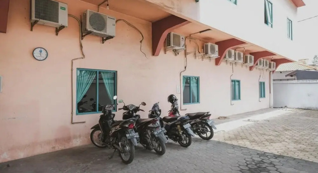 RedDoorz Plus near Tugu Tari TheHok Jambi