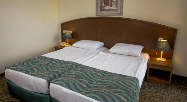 Двухместный номер Standard с балконом Dosi Hotel