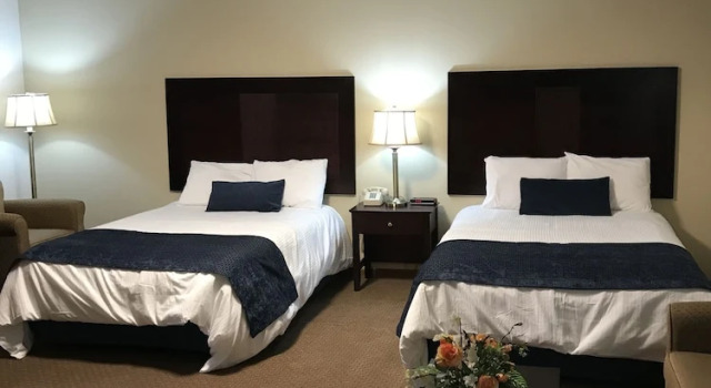 Четырёхместный номер Standard Brentwood Motor Inn