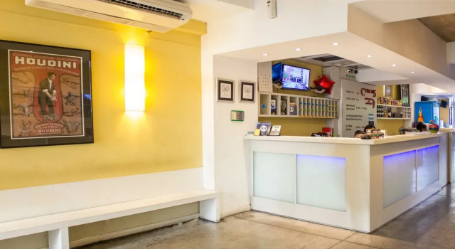 Circus Hotel & Hostel, Rezerwuj Hostel Hotele w Buenos Aires z basenem, Basen