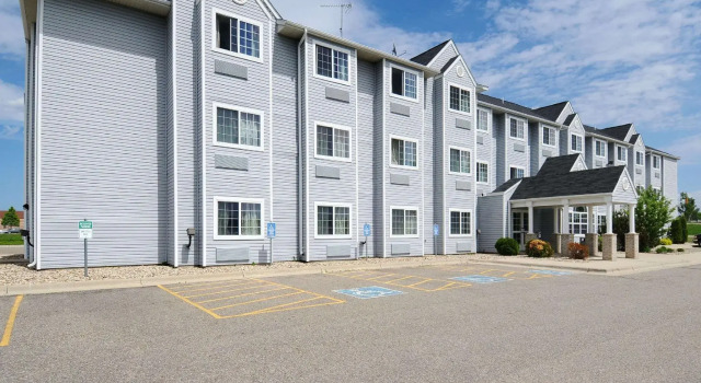 Кровать в общем номере Quality Inn Owatonna near Medical Center