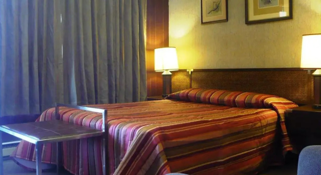 Red Top Motor Inn, Varaa Hotelli  
