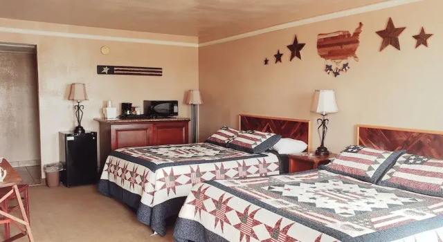Четырёхместный номер Deluxe Kansas Country Inn