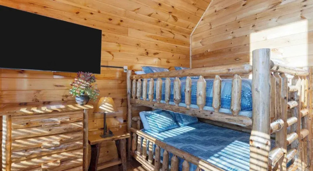 Grand View by Avantstay 56-guest Retreat Panoramic Views, Hot Tubs, Game Room & Theater Seasonal Outdoor Pool Near Dollywood, Gatlinburg