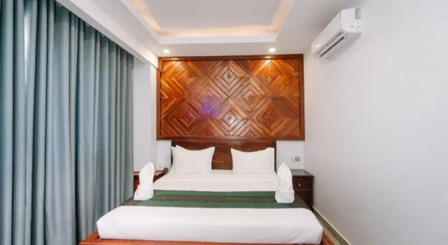 Номер Standard V CROWN HOTEL