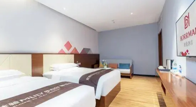 Borrman Hotel Jingzhou Ancient City East Gate Wanda, Book Hotel Hoteller i Jingzhou med pool, Swimmingpool