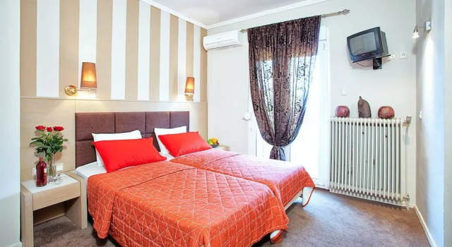 Двухместный номер Standard с балконом и с видом на озеро Anastassiou Hotel - Bike and motorcycle friendly hotel