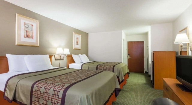 Четырёхместный номер Standard Days Inn & Suites by Wyndham New Iberia