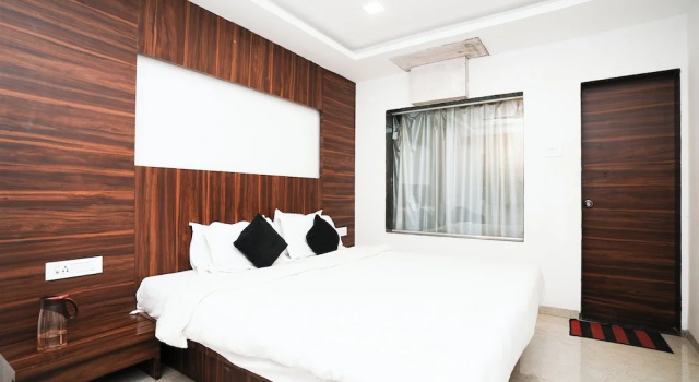 Номер Deluxe Hotel Sai Executive Near Holy Cross Church Mahabaleshwar