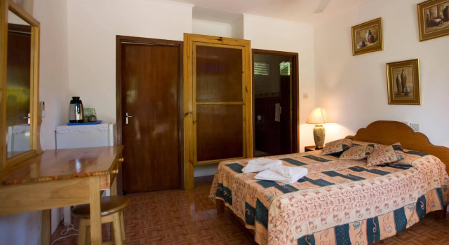 Chez Marston Hotel and Apartment