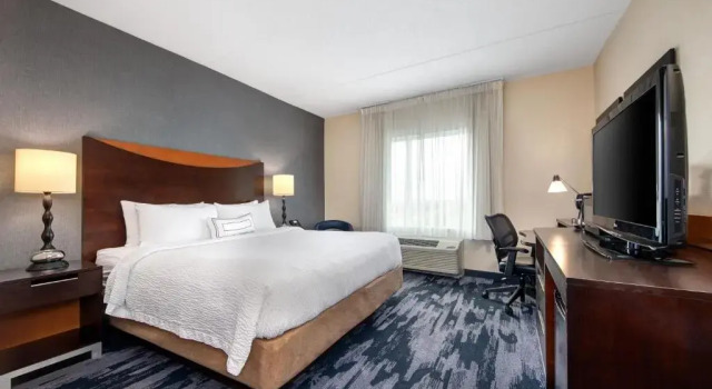 Номер Standard Fairfield Inn & Suites by Marriott Toronto Mississauga
