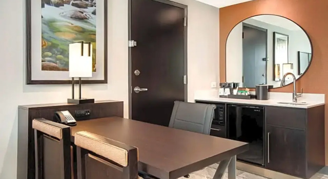 Люкс Embassy Suites By Hilton Alpharetta Halcyon