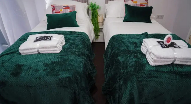 Cosy Luxury Apartment in Milton Keynes, Varaa Huoneisto Asunnot kohteessa Merseyside, Huoneisto