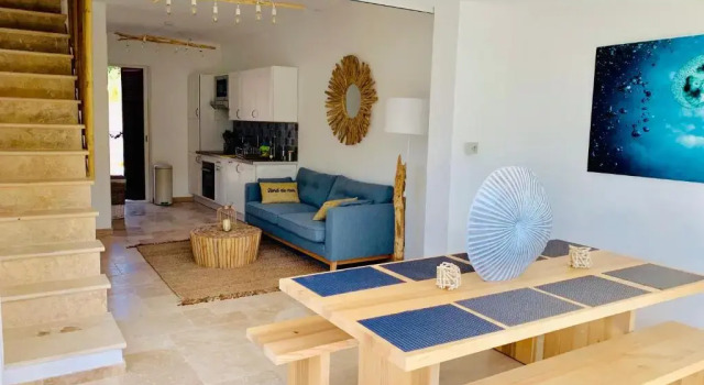 Коттедж Maison en front de mer sur la plage de portissol