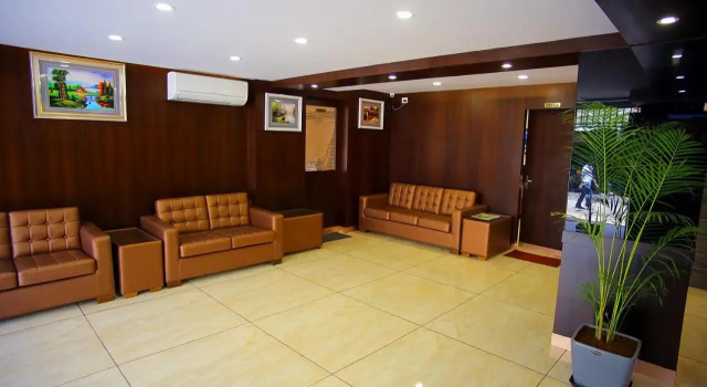 The Lounge Business Hotel, Забронировать Отель Отели штата Карнатаки с парковкой, Парковка