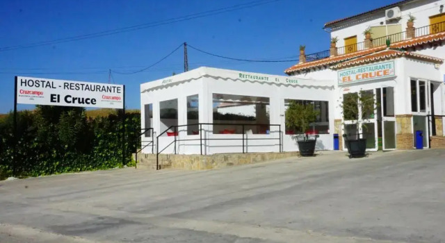 Hostal Restaurante El Cruce, Забронировать Отель Ардалес Caminito del Rey, рядом с Embalses Guadalhorce-Guadalteba