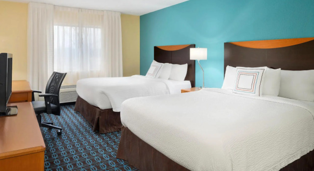 Четырёхместный номер Standard Fairfield Inn & Suites Lima