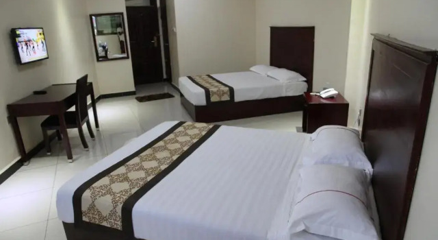 Четырёхместный номер Deluxe Namayiba Park Hotel