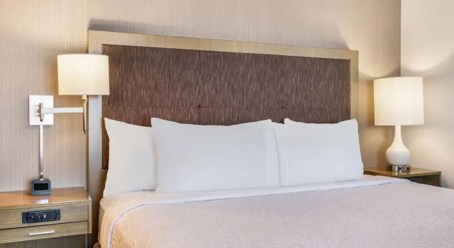 Номер Deluxe Ramada by Wyndham St. Paul AB