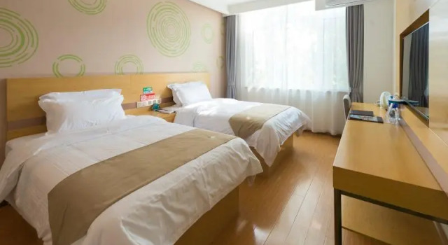 GreenTree Inn Qinhuangdao Changli County Guangyuan Life Square Duanyang Street East Section, Book Hotel Changli Hebei