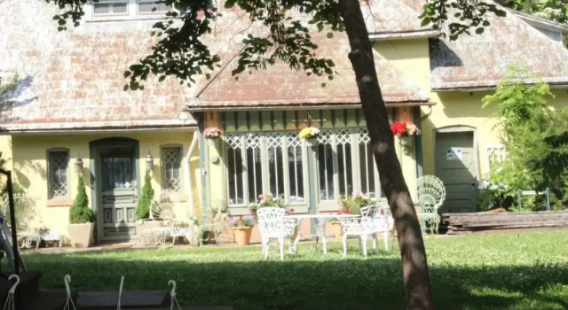 Семейный коттедж Johnstone Mansion