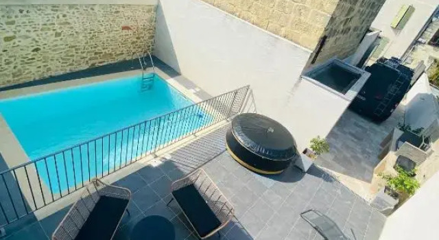 Agréable maison de village avec piscine