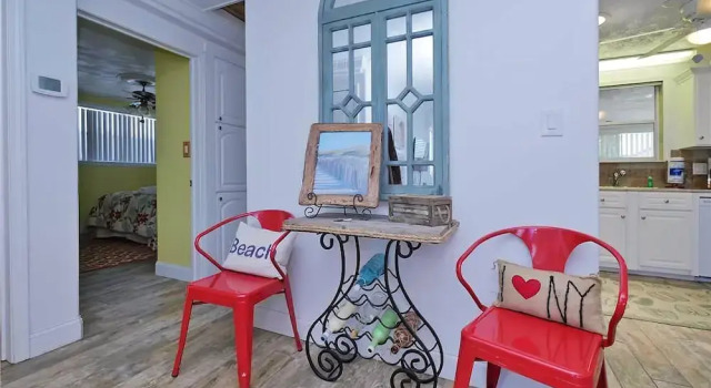 Surf 77 - Three Bedroom Home, Забронировать Отель Отели Saint Augustine Area с парковкой, Парковка
