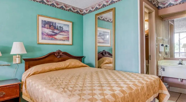 Четырёхместный номер Standard OYO Hotel Jackson North I-55
