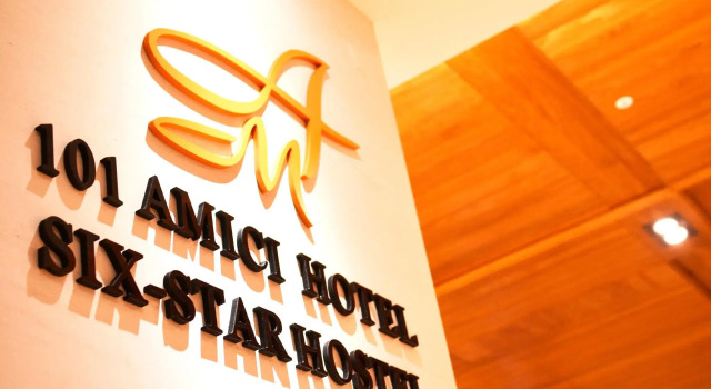 Bett im Wohnheim (Frauenwohnheim) Amici hotel Six Star Hostel
