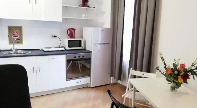 Апартаменты Studio Piata Amzei NR.1 (8 A)