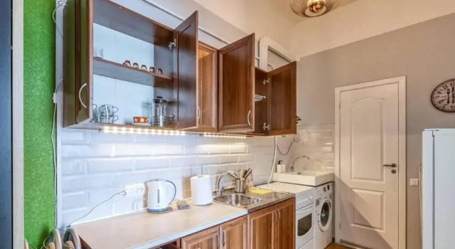 6 can stay! Parking Free! Old Town 6min. Shop 3min, Prenota Appartamento Hotel a Riga con piscina, Piscina