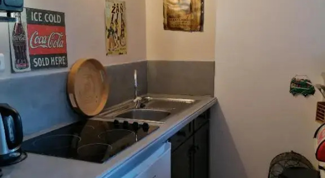 Studio au milieu d une oliveraie Le Mas de la huppe