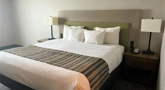 Номер Standard Country Inn & Suites by Radisson, Salina, KS