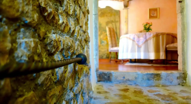 Sermoneta, Historic Stone Village House with Pool, in a Medieval Hill Town Close to Rome and Naples, Забронировать Отель Отели Лацио с бассейном, Бассейн