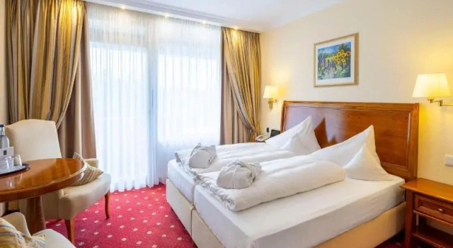 Двухместный номер Comfort с балконом Hotel Schweizer Hof Thermal und Vital Resort