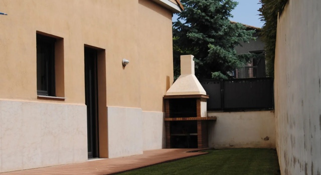 Holiday Home Volca, Buchen Sie Ferienhaus Hotels in Olot mit Pool, Schwimmbad