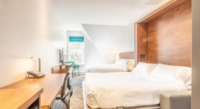 Четырёхместный номер Comfort Hôtel Manoir Vieux-Québec