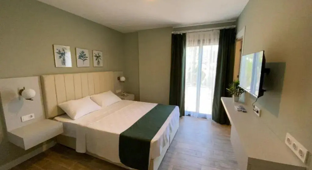 Двухместный номер Standard с балконом Olivia Hotel