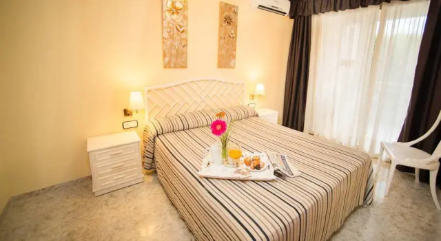Aparthotel Ona Novelty, Забронировать Апарт-отель Апарт-отели Салоу, рядом с Концертный зал городского театра, Апарт-отель