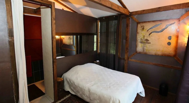 Les Milles et une Nuits, Varaa Hotelli  