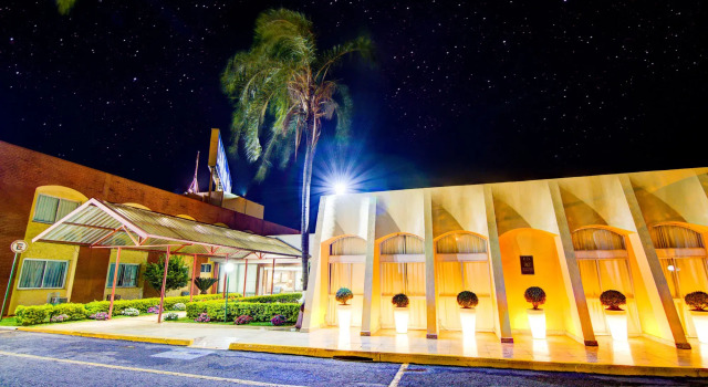 Hotel Dan Inn Uberaba & Convenções By Nacional Inn, Забронировать Отель Отели Убераба с бассейном, Бассейн