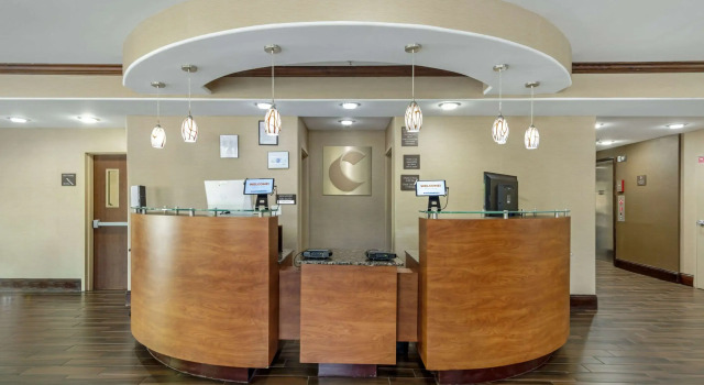 Comfort Suites at Kennesaw State University, Boek Hotel Hotels in Georgia met parkeren, Parkeren