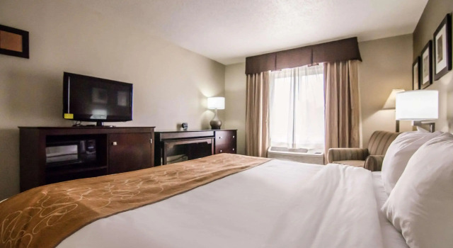 Двухместный люкс Quality Suites St. Joseph