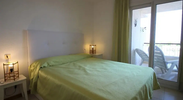 Bright Apartment With Lift and View of the Harbor and the sea for 3 People
