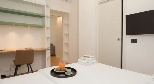 Isola-Garibaldi newly renovated 1 br by Rentopolis, Book Hotel Milan Lombardy