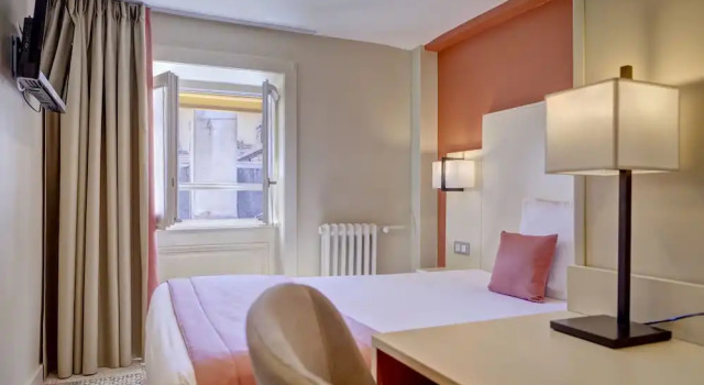 Одноместный номер Classic Hotel Des Remparts Lyon Perrache