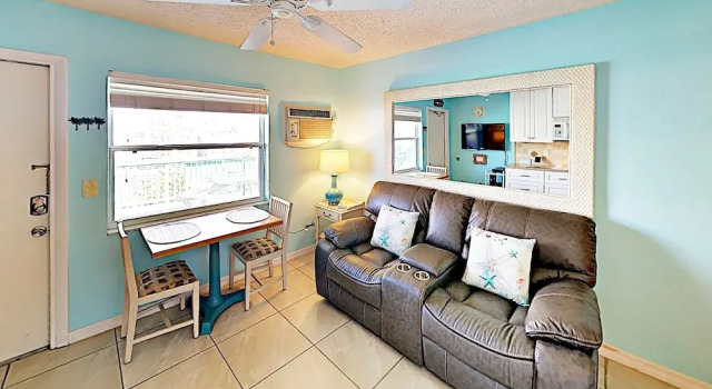 2700 Gulf Blvd 5E Condo 1 Bedroom 1 Bathroom Condo, Rezerwuj Apartament Belleair Shore Pinellas County