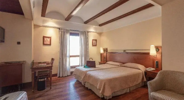 Полулюкс Standard Hotel Abades Guadix