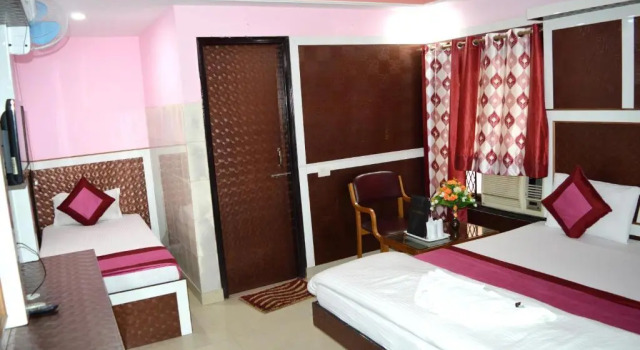 Номер Deluxe Hotel Su Shree Continental Dx 5 mins From New Delhi Railway Station & Free Car Parking